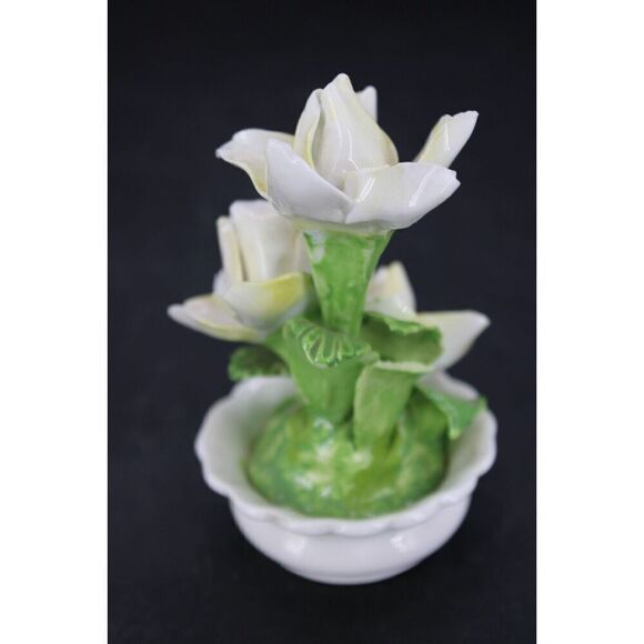 Vintage Radnor Bone China White Floral Bouquet Figurine READ - Picture 4 of 10